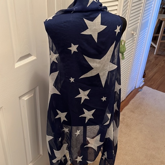 Anna & Ava stars shrug - Picture 3 of 5